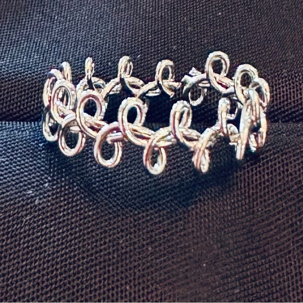 RING Elegant Silver Swirl Ring unisex